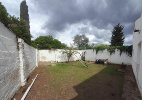 1740 Enrique Julio, Bahía Blanca, Buenos Aires, 8000, 3 Bedrooms Bedrooms, ,1 BathroomBathrooms,Casa,Venta,Enrique Julio,1499