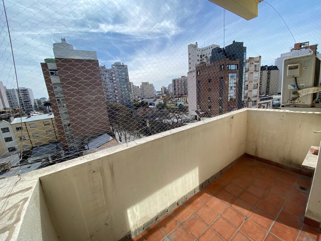 Hipolito Yrigoyen 393, Buenos Aires 8000, 4 Bedrooms Bedrooms, ,3 BathroomsBathrooms,Departamento,Venta,Hipolito Yrigoyen,1536