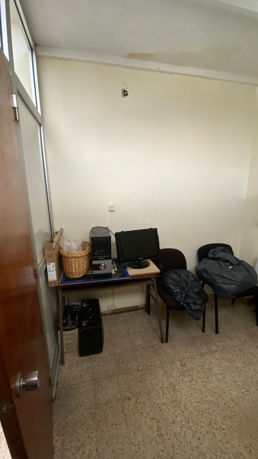1506 undiano, Bahía Blanca, Buenos Aires, 8000, 14 Rooms Rooms,3 BathroomsBathrooms,Oficina,Alquiler,undiano,1607