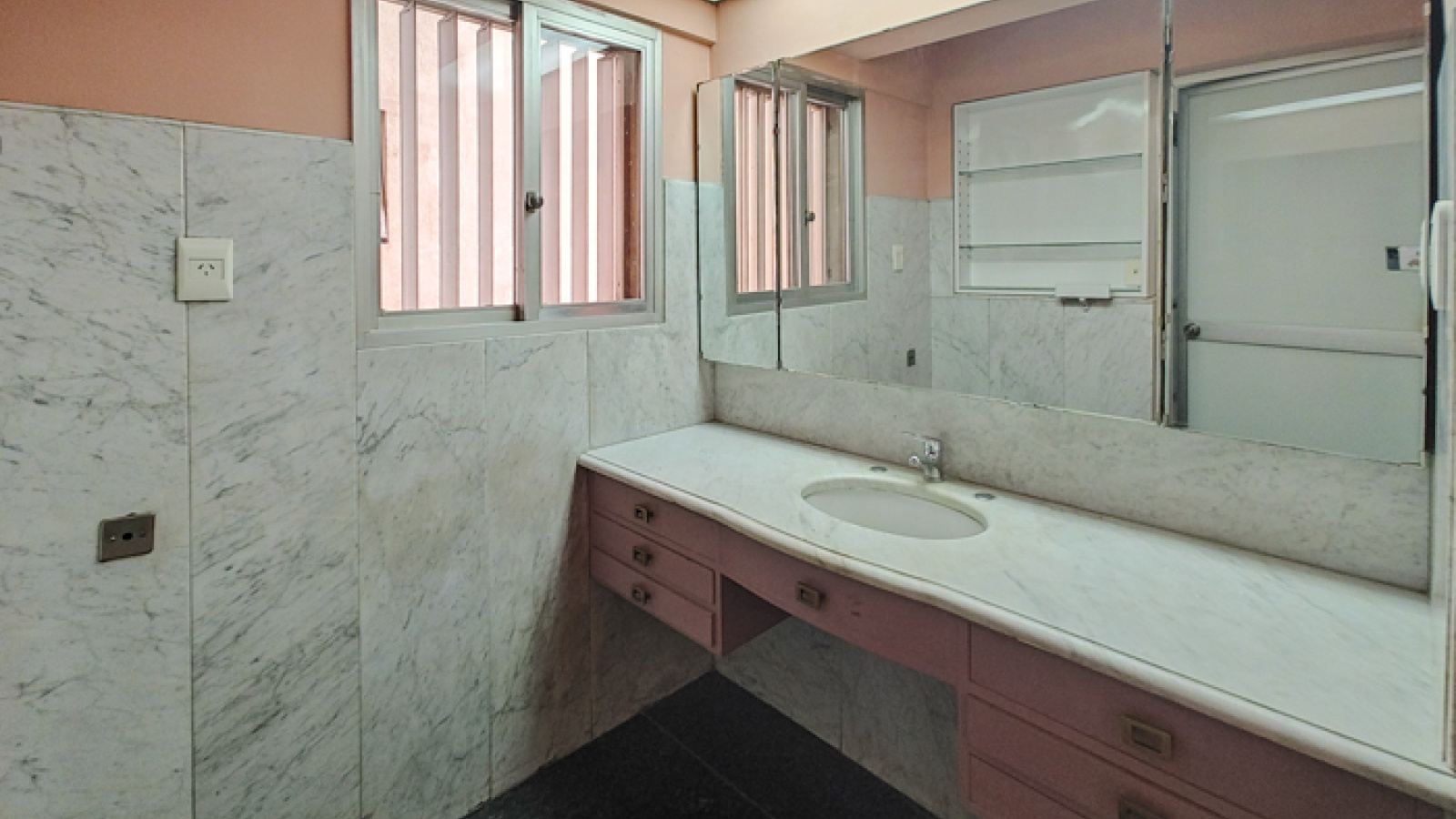 196 Sarmiento, Bahia Blanca, Buenos Aires, 8000, 4 Bedrooms Bedrooms, ,3 BathroomsBathrooms,Departamento,Venta,Sarmiento,5,1814