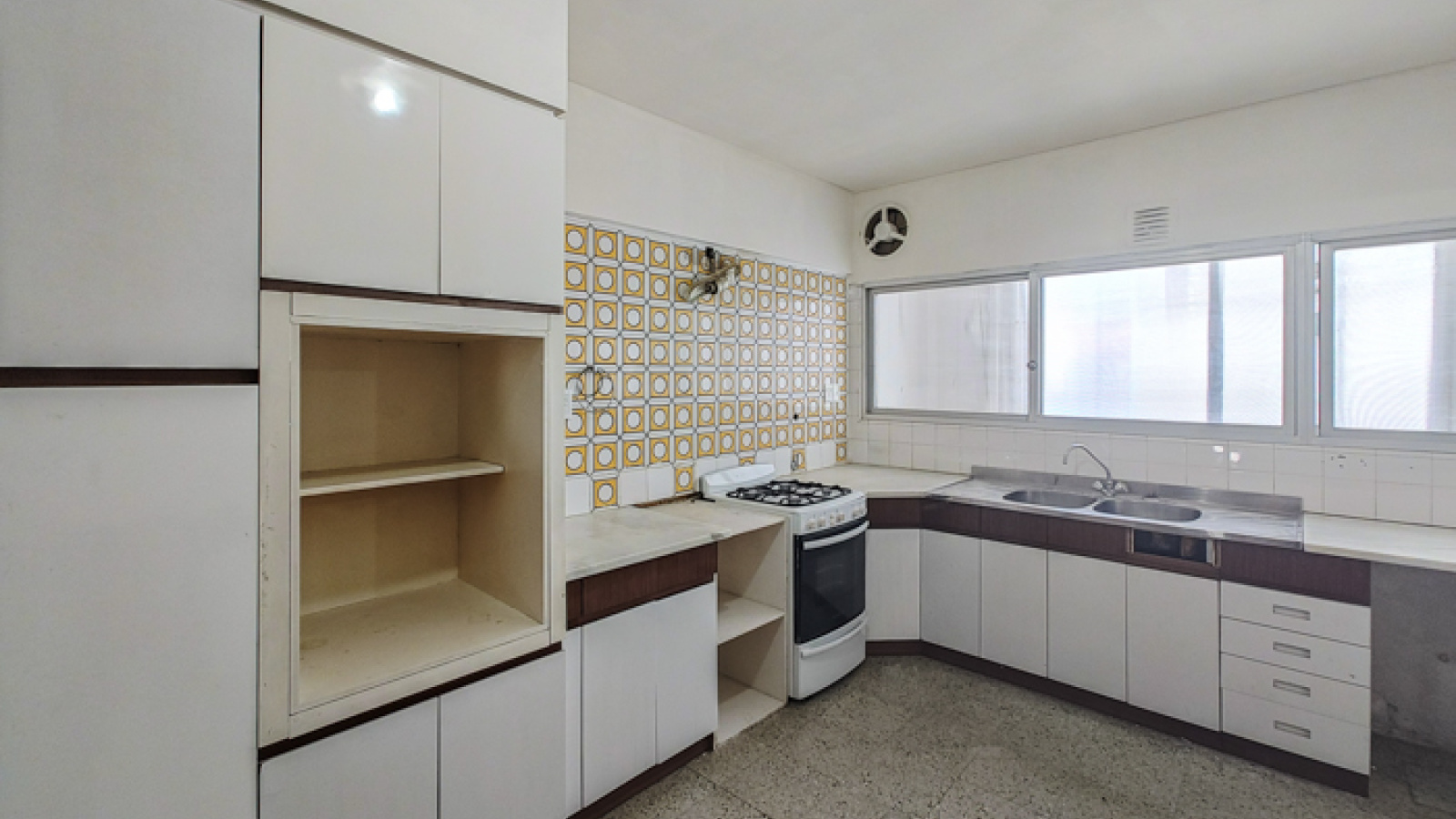 196 Sarmiento, Bahia Blanca, Buenos Aires, 8000, 4 Bedrooms Bedrooms, ,3 BathroomsBathrooms,Departamento,Venta,Sarmiento,5,1814