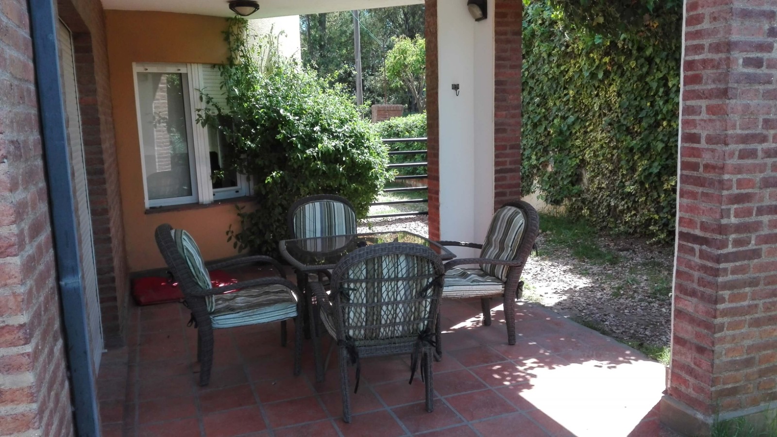2200 Los Gorriones, Bahía Blanca, Buenos Aires, 8000, 4 Bedrooms Bedrooms, ,3 BathroomsBathrooms,Casa,Venta,Los Gorriones ,1825