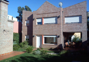 2200 Los Gorriones, Bahía Blanca, Buenos Aires, 8000, 4 Bedrooms Bedrooms, ,3 BathroomsBathrooms,Casa,Venta,Los Gorriones ,1825