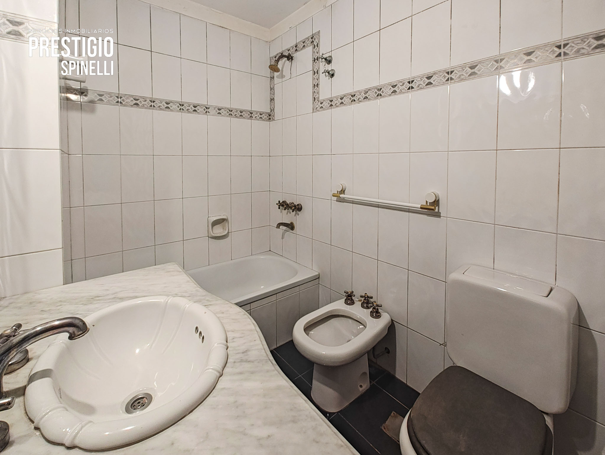 1240 Zapiola, Bahia Blanca, Buenos Aires, 8000, 2 Bedrooms Bedrooms, ,1 BathroomBathrooms,Casa,Venta,Zapiola,1838