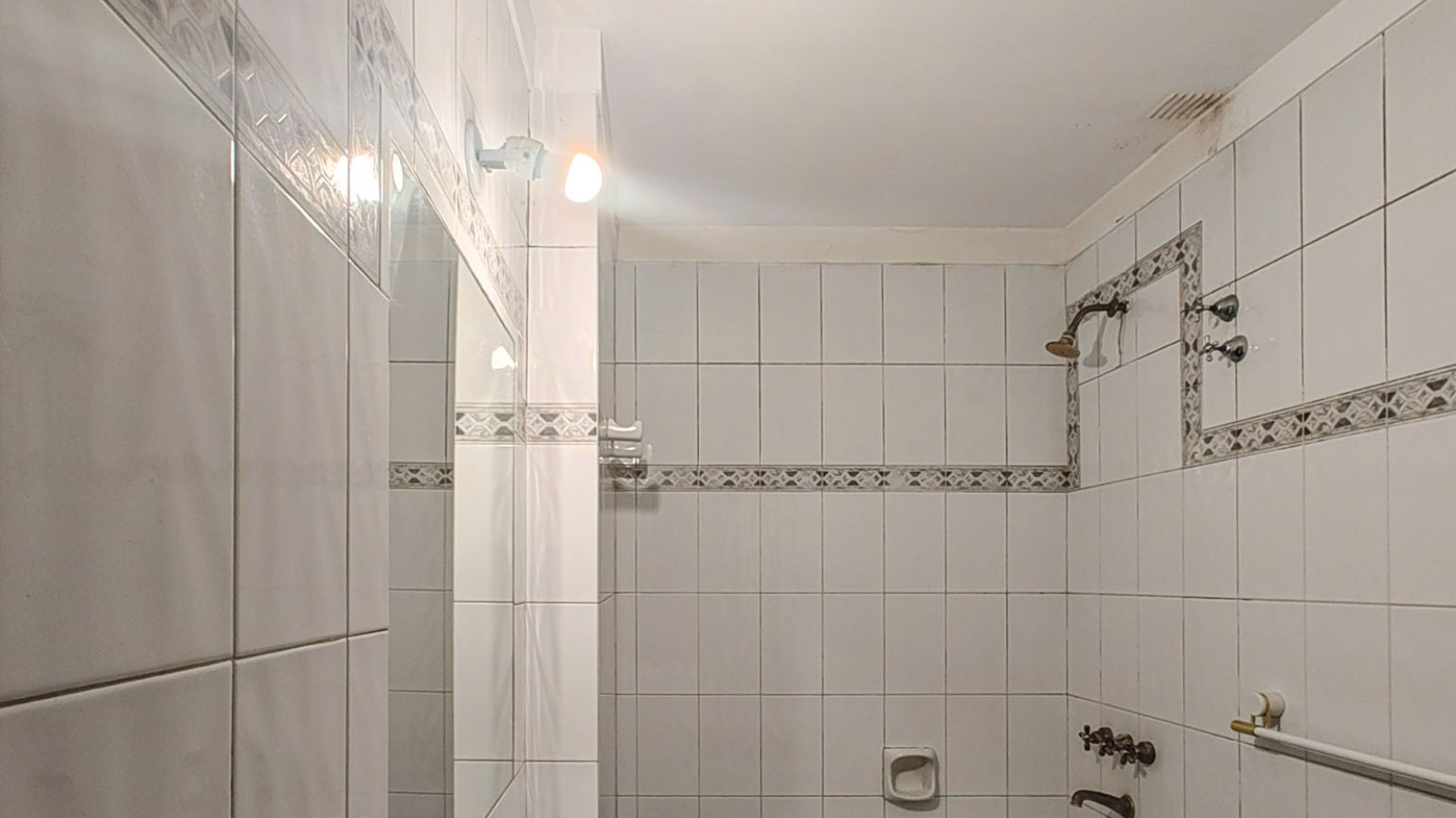 1240 Zapiola, Bahia Blanca, Buenos Aires, 8000, 2 Bedrooms Bedrooms, ,1 BathroomBathrooms,Casa,Venta,Zapiola,1838