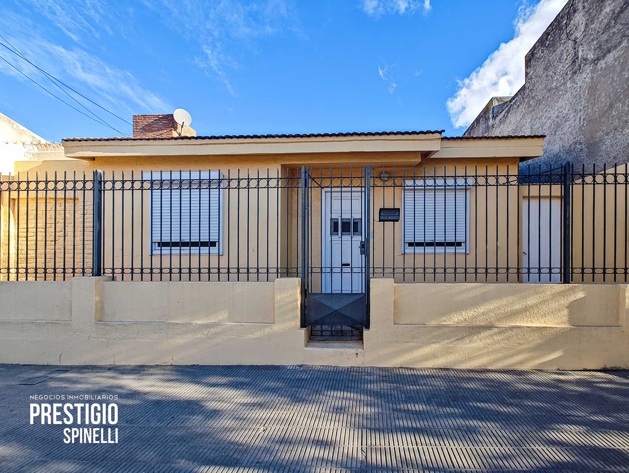 1347 Zapiola, Bahia Blanca, Buenos Aires, 8000, 2 Bedrooms Bedrooms, ,1 BathroomBathrooms,Casa,Venta,Zapiola,1839
