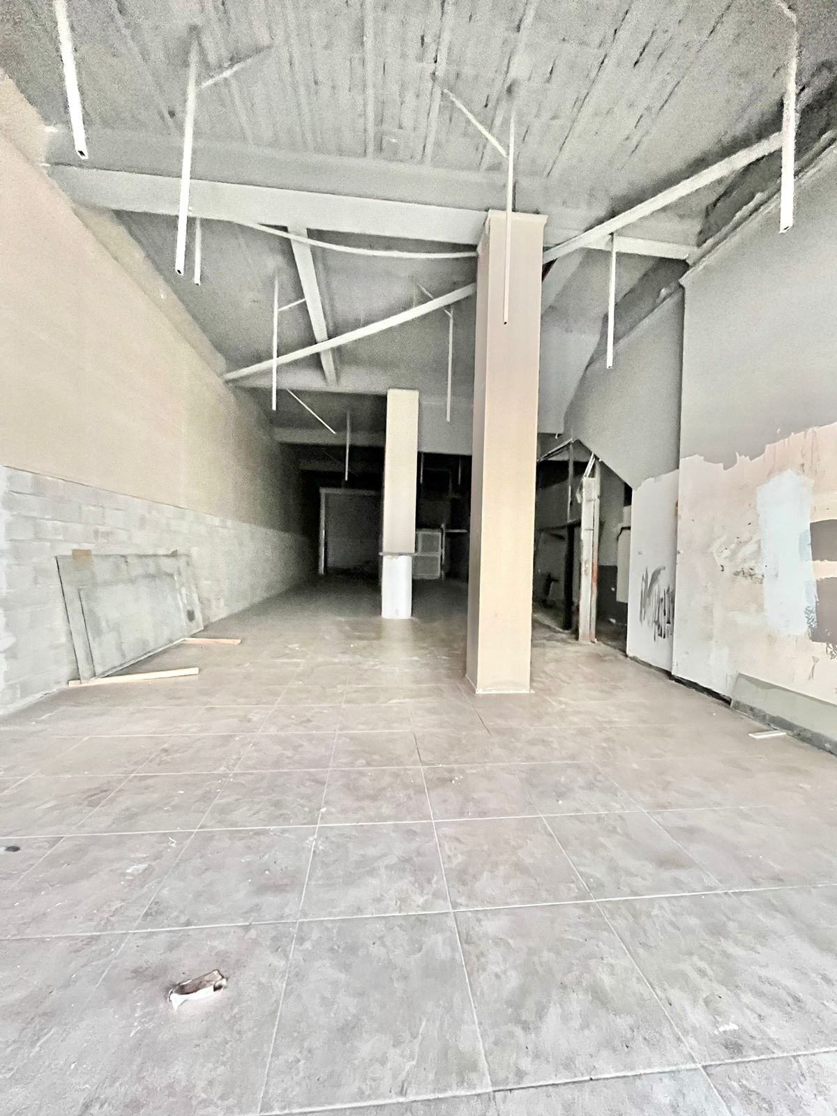 100 Chiclana, Bahía Blanca, Buenos Aires, 8000, ,Local comercial,Alquiler,Chiclana,1082