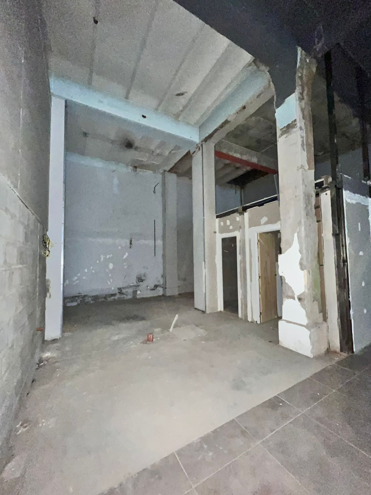 100 Chiclana, Bahía Blanca, Buenos Aires, 8000, ,Local comercial,Alquiler,Chiclana,1082
