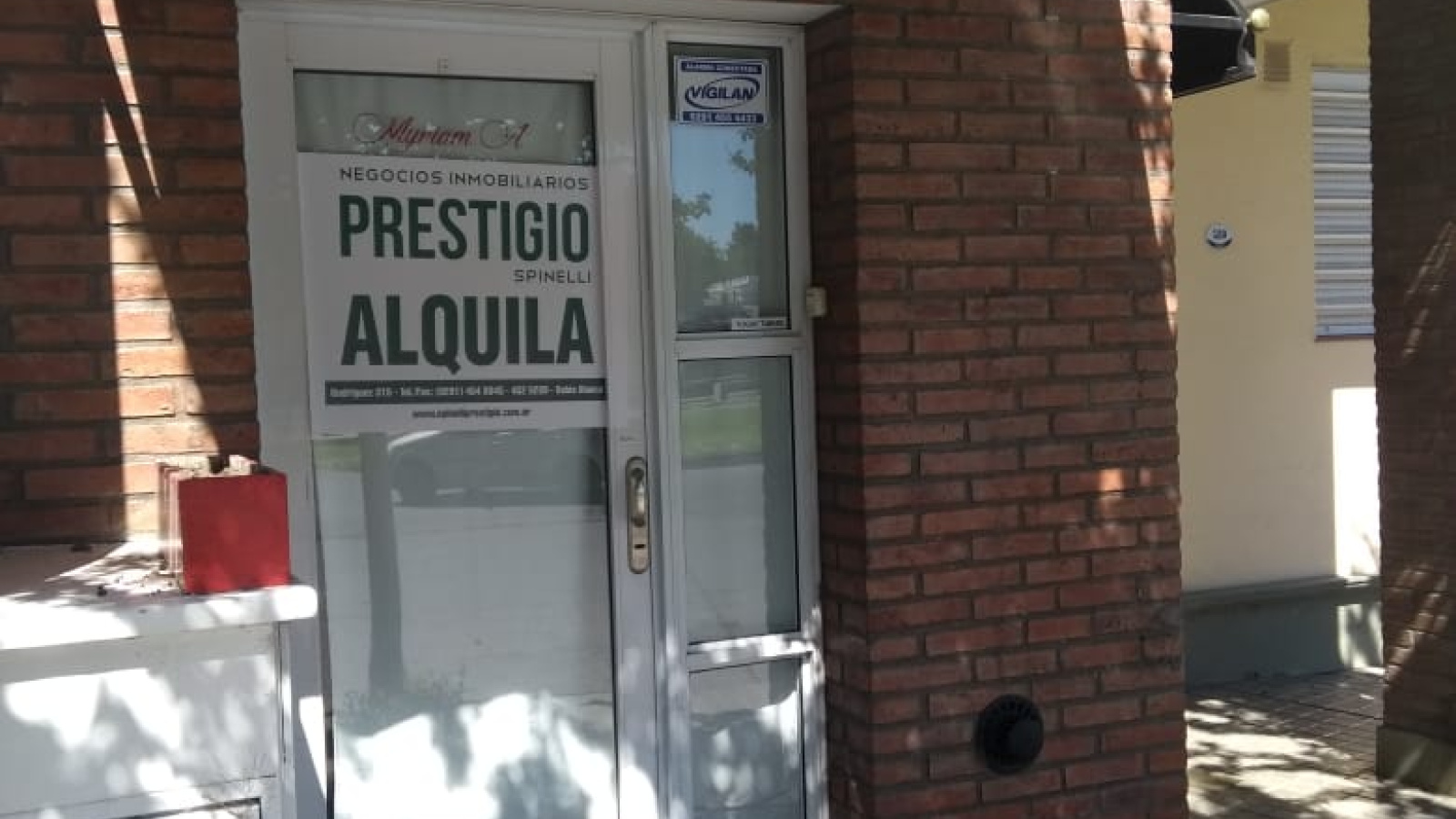 576 Urquiza, Bahia Blanca, Buenos Aires, 8000, 0 , 1 Room Rooms,0,Local comercial,Alquiler,Urquiza,0,1875