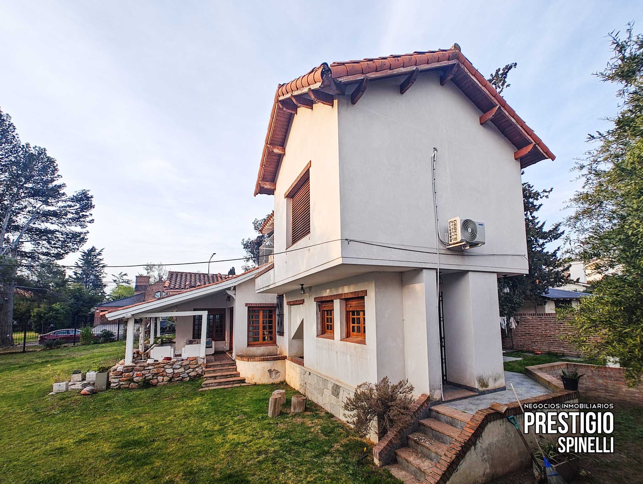 325 Las Lomas, Bahia Blanca, Buenos Aires, 8000, 4 Bedrooms Bedrooms, 0 ,2 BathroomsBathrooms,Casa,Venta,Las Lomas,0,1894