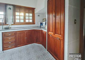 325 Las Lomas, Bahia Blanca, Buenos Aires, 8000, 4 Bedrooms Bedrooms, 0 ,2 BathroomsBathrooms,Casa,Venta,Las Lomas,0,1894
