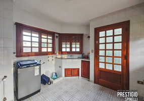325 Las Lomas, Bahia Blanca, Buenos Aires, 8000, 4 Bedrooms Bedrooms, 0 ,2 BathroomsBathrooms,Casa,Venta,Las Lomas,0,1894