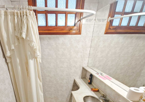 325 Las Lomas, Bahia Blanca, Buenos Aires, 8000, 4 Bedrooms Bedrooms, 0 ,2 BathroomsBathrooms,Casa,Venta,Las Lomas,0,1894