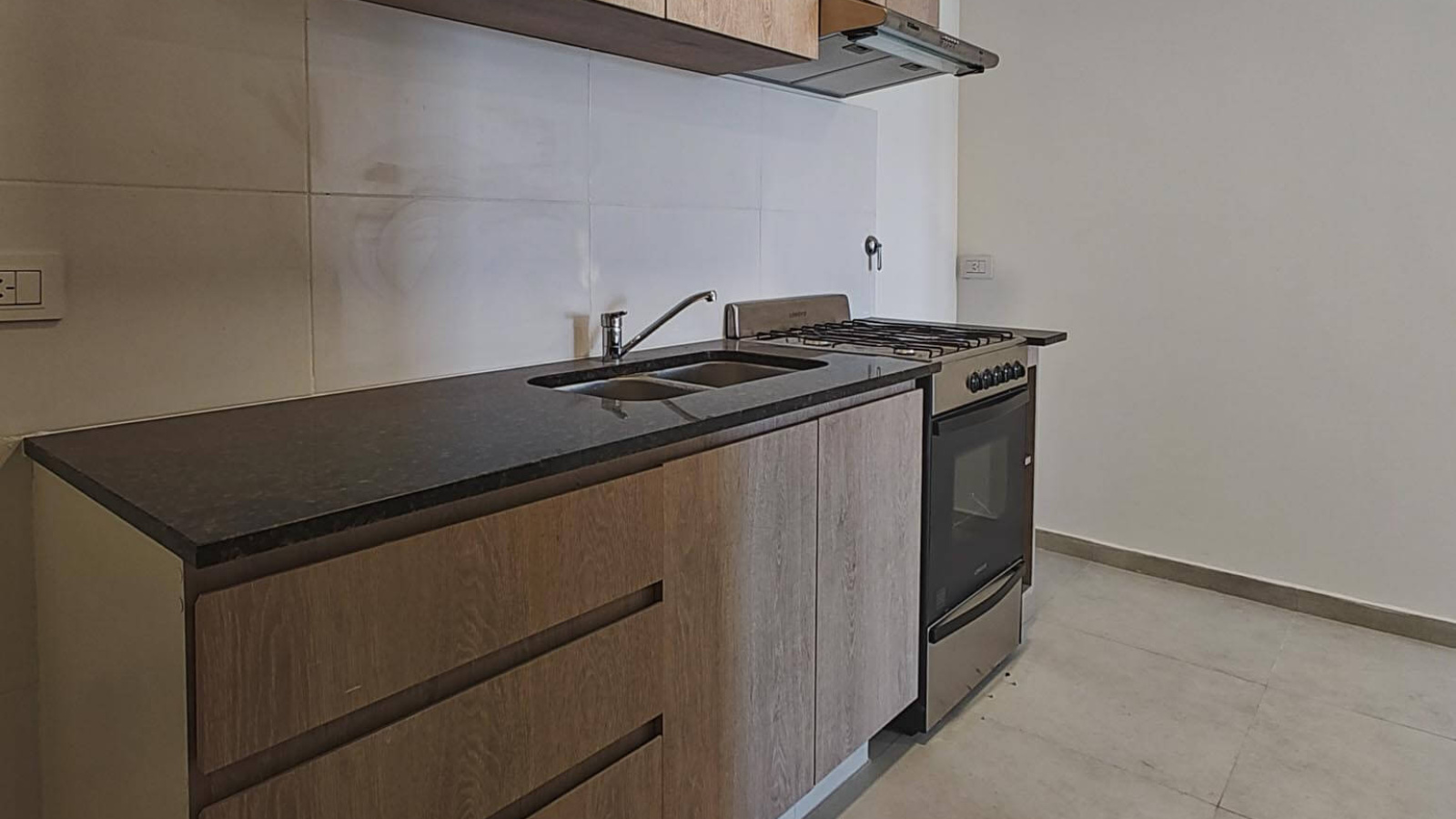 837 Güemes, Bahía Blanca, Buenos Aires, 8000, 1 Bedroom Bedrooms, 0 ,1 BathroomBathrooms,Departamento,Alquiler,Güemes ,0,1896