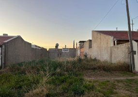 660 Adrian Veres, BAHIA BLANCA, Buenos Aires, 8000, 0 , 0 ,0,Terreno,Venta,Adrian Veres ,0,1905