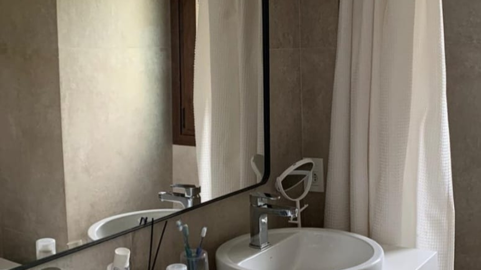 Lomas de la Tahona, Montevideo, Buenos Aires, 10129, 5 Bedrooms Bedrooms, 0 ,3 BathroomsBathrooms,Casa,Venta,Lomas de la Tahona,0,1907