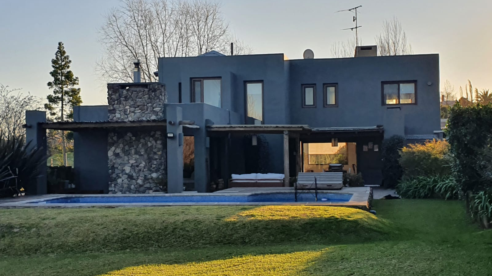 Lomas de la Tahona, Montevideo, Buenos Aires, 10129, 5 Bedrooms Bedrooms, 0 ,3 BathroomsBathrooms,Casa,Venta,Lomas de la Tahona,0,1907