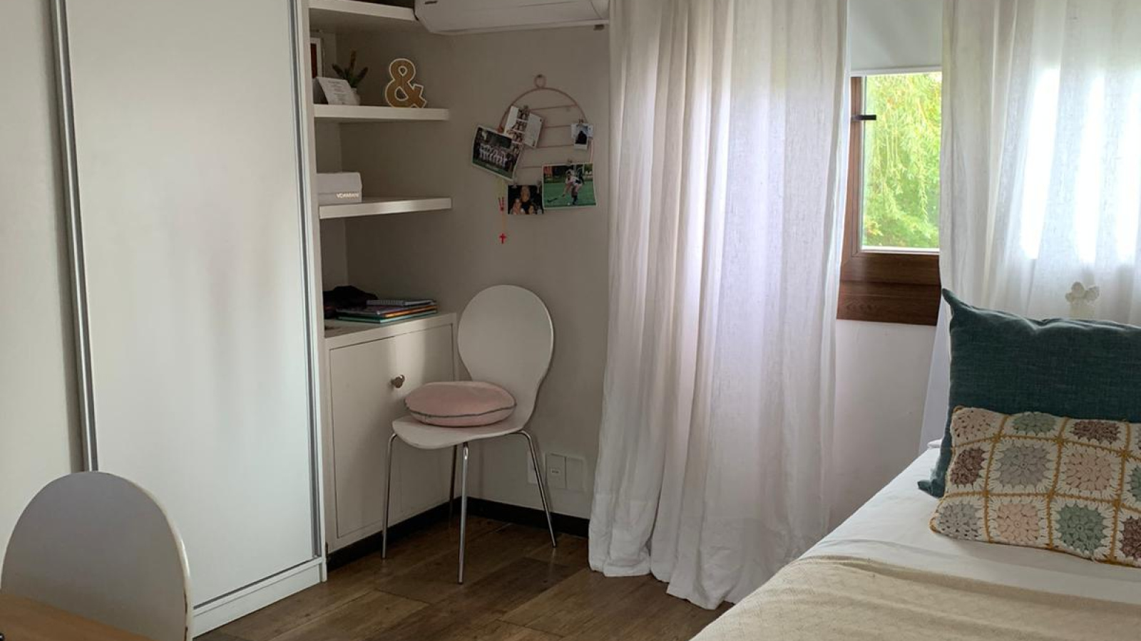 Lomas de la Tahona, Montevideo, Buenos Aires, 10129, 5 Bedrooms Bedrooms, 0 ,3 BathroomsBathrooms,Casa,Venta,Lomas de la Tahona,0,1907