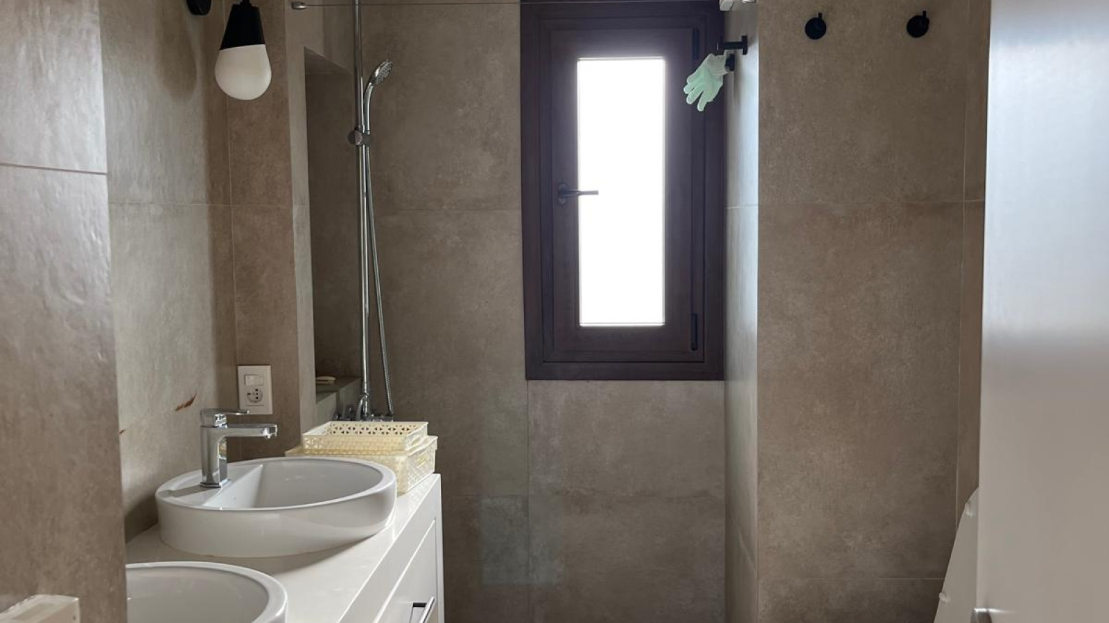 Lomas de la Tahona, Montevideo, Buenos Aires, 10129, 5 Bedrooms Bedrooms, 0 ,3 BathroomsBathrooms,Casa,Venta,Lomas de la Tahona,0,1907