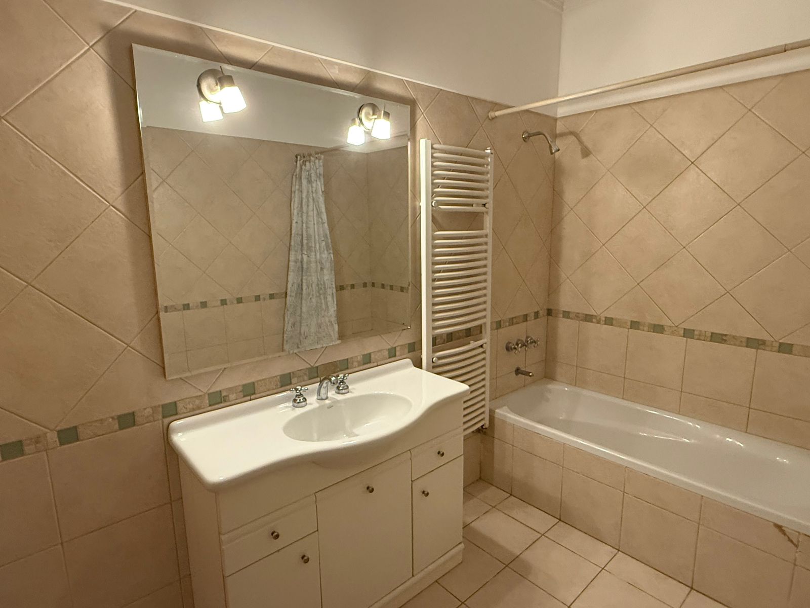 588 Gregorio de la Ferrere, Bahia Blanca, Buenos Aires, 3 Bedrooms Bedrooms, 0 ,3 BathroomsBathrooms,Casa,Venta,Gregorio de la Ferrere,0,1909