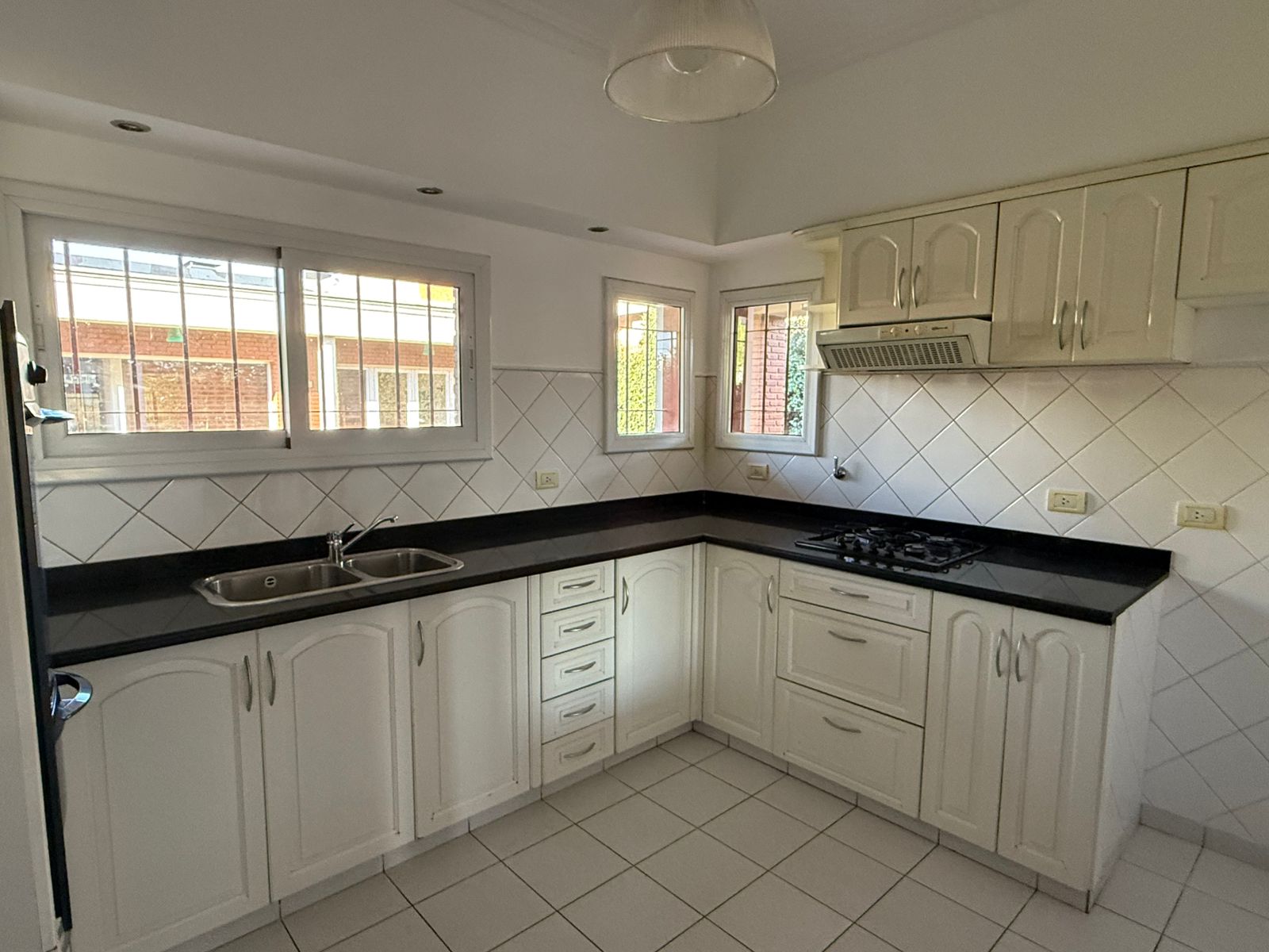 588 Gregorio de la Ferrere, Bahia Blanca, Buenos Aires, 3 Bedrooms Bedrooms, 0 ,3 BathroomsBathrooms,Casa,Venta,Gregorio de la Ferrere,0,1909
