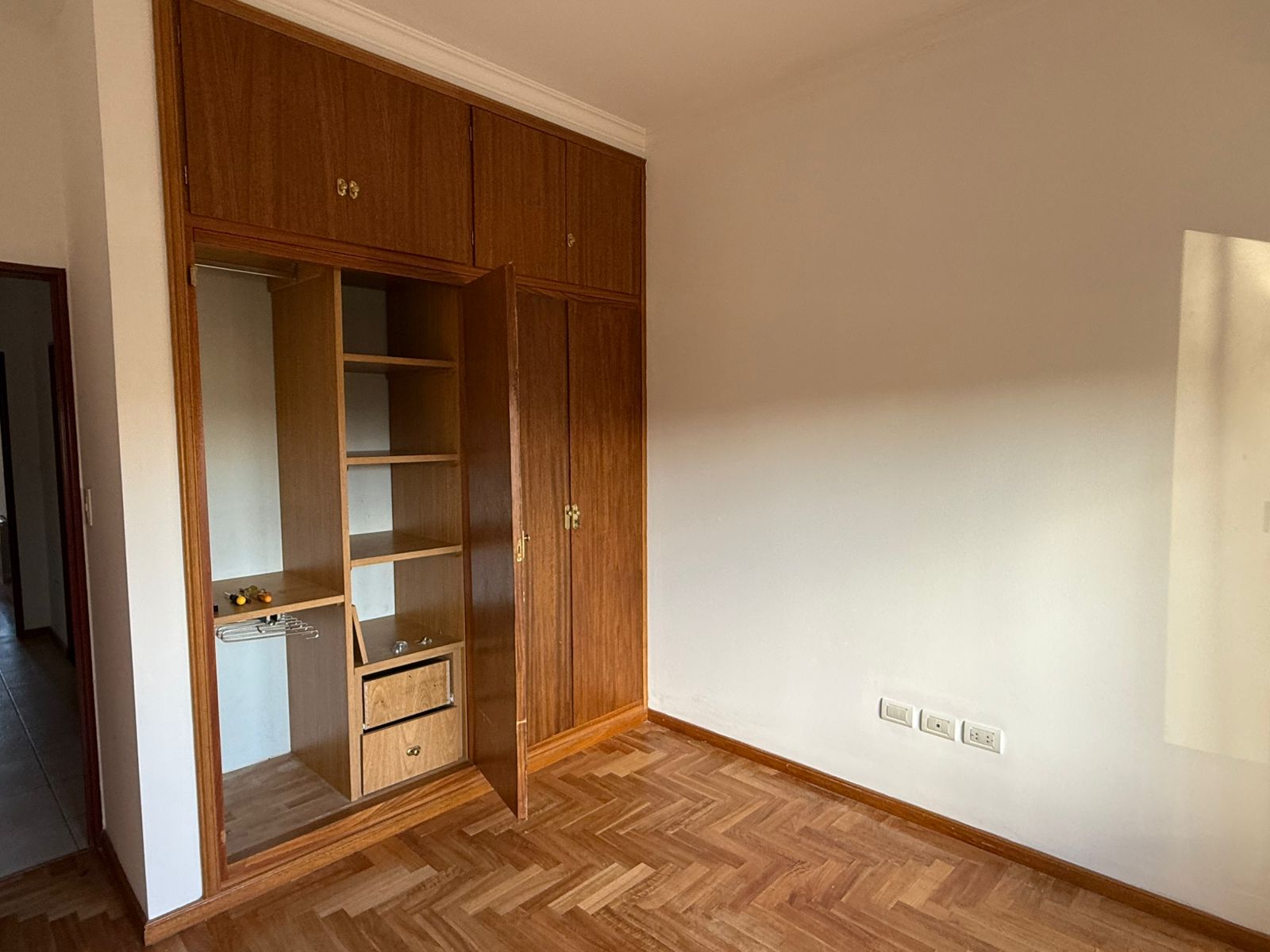 588 Gregorio de la Ferrere, Bahia Blanca, Buenos Aires, 3 Bedrooms Bedrooms, 0 ,3 BathroomsBathrooms,Casa,Venta,Gregorio de la Ferrere,0,1909