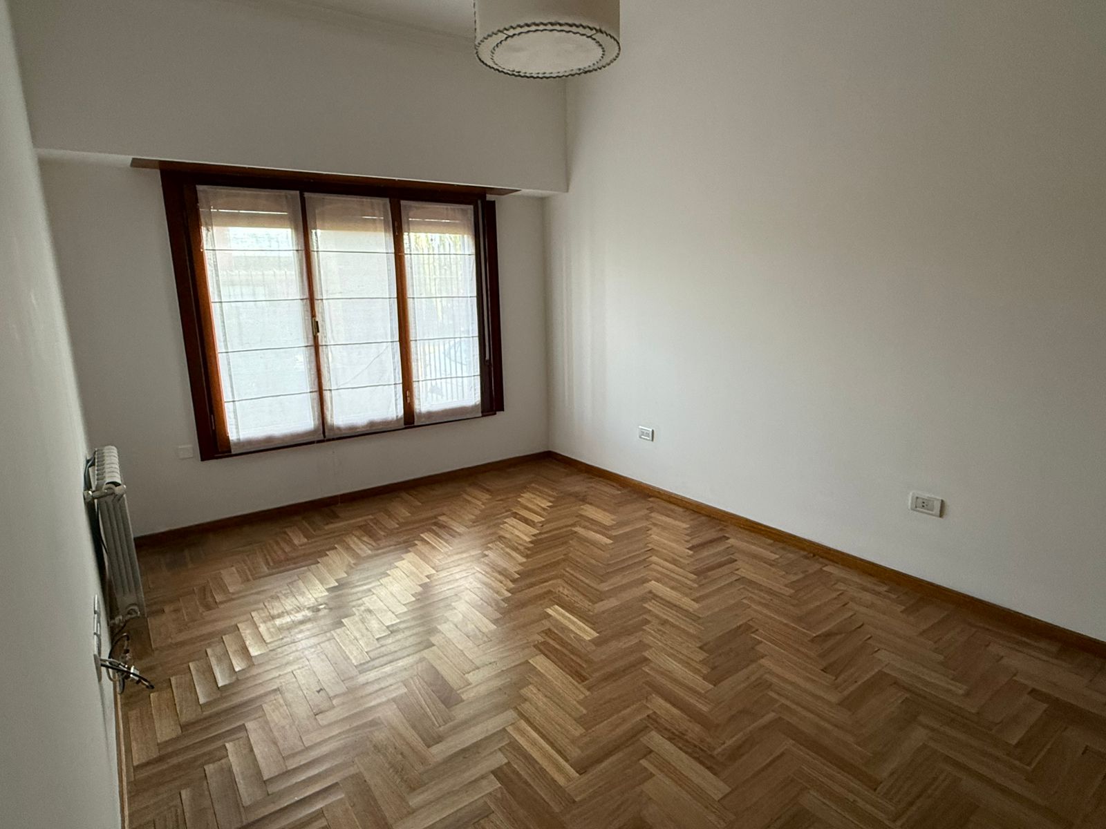 588 Gregorio de la Ferrere, Bahia Blanca, Buenos Aires, 3 Bedrooms Bedrooms, 0 ,3 BathroomsBathrooms,Casa,Venta,Gregorio de la Ferrere,0,1909