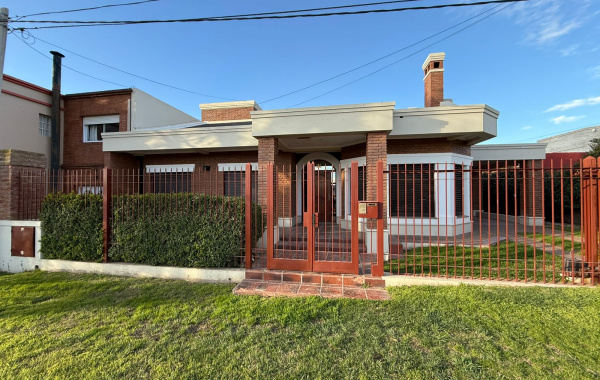 588 Gregorio de la Ferrere, Bahia Blanca, Buenos Aires, 3 Bedrooms Bedrooms, 0 ,3 BathroomsBathrooms,Casa,Venta,Gregorio de la Ferrere,0,1909