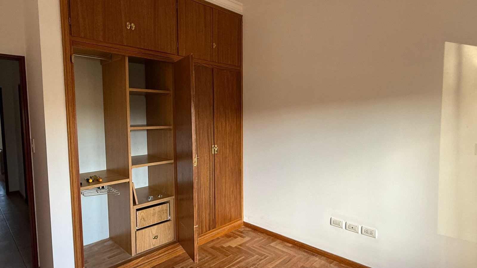 588 Gregorio de la Ferrere, Bahia Blanca, Buenos Aires, 3 Bedrooms Bedrooms, 0 ,3 BathroomsBathrooms,Casa,Venta,Gregorio de la Ferrere,0,1909