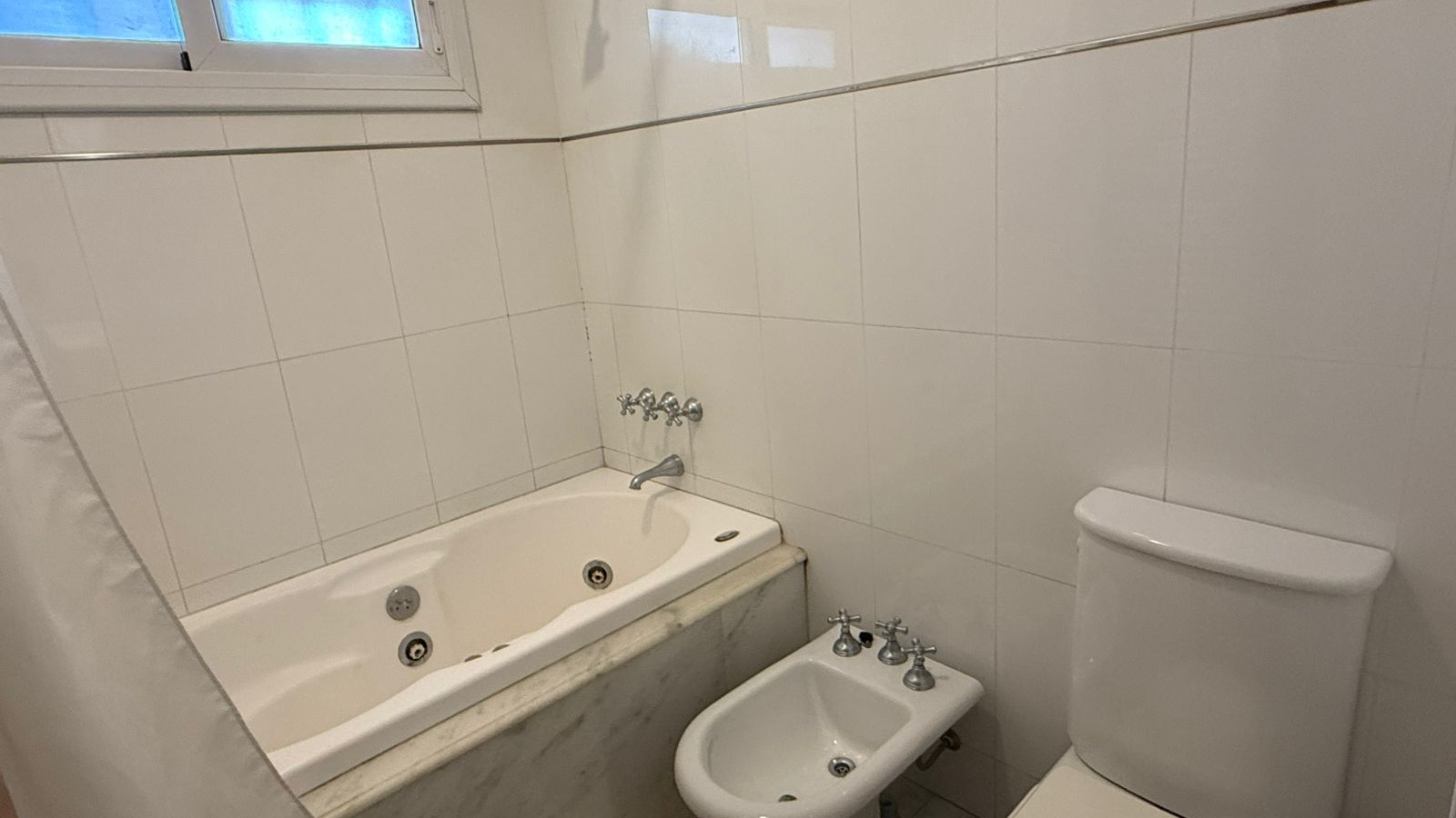 588 Gregorio de la Ferrere, Bahia Blanca, Buenos Aires, 3 Bedrooms Bedrooms, 0 ,3 BathroomsBathrooms,Casa,Venta,Gregorio de la Ferrere,0,1909