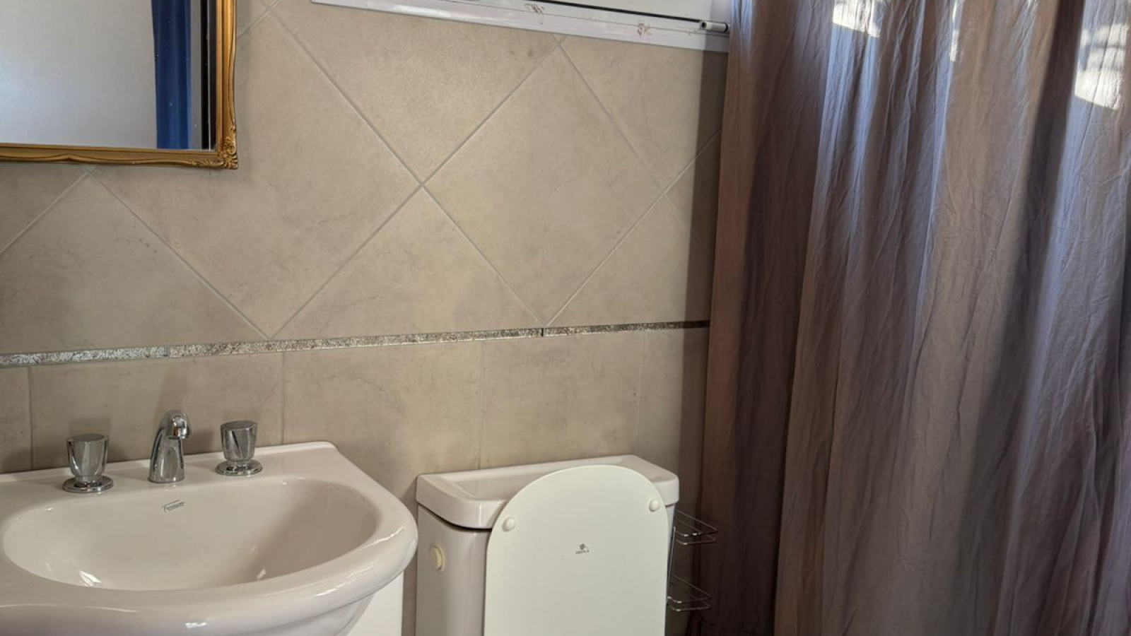 588 Gregorio de la Ferrere, Bahia Blanca, Buenos Aires, 3 Bedrooms Bedrooms, 0 ,3 BathroomsBathrooms,Casa,Venta,Gregorio de la Ferrere,0,1909