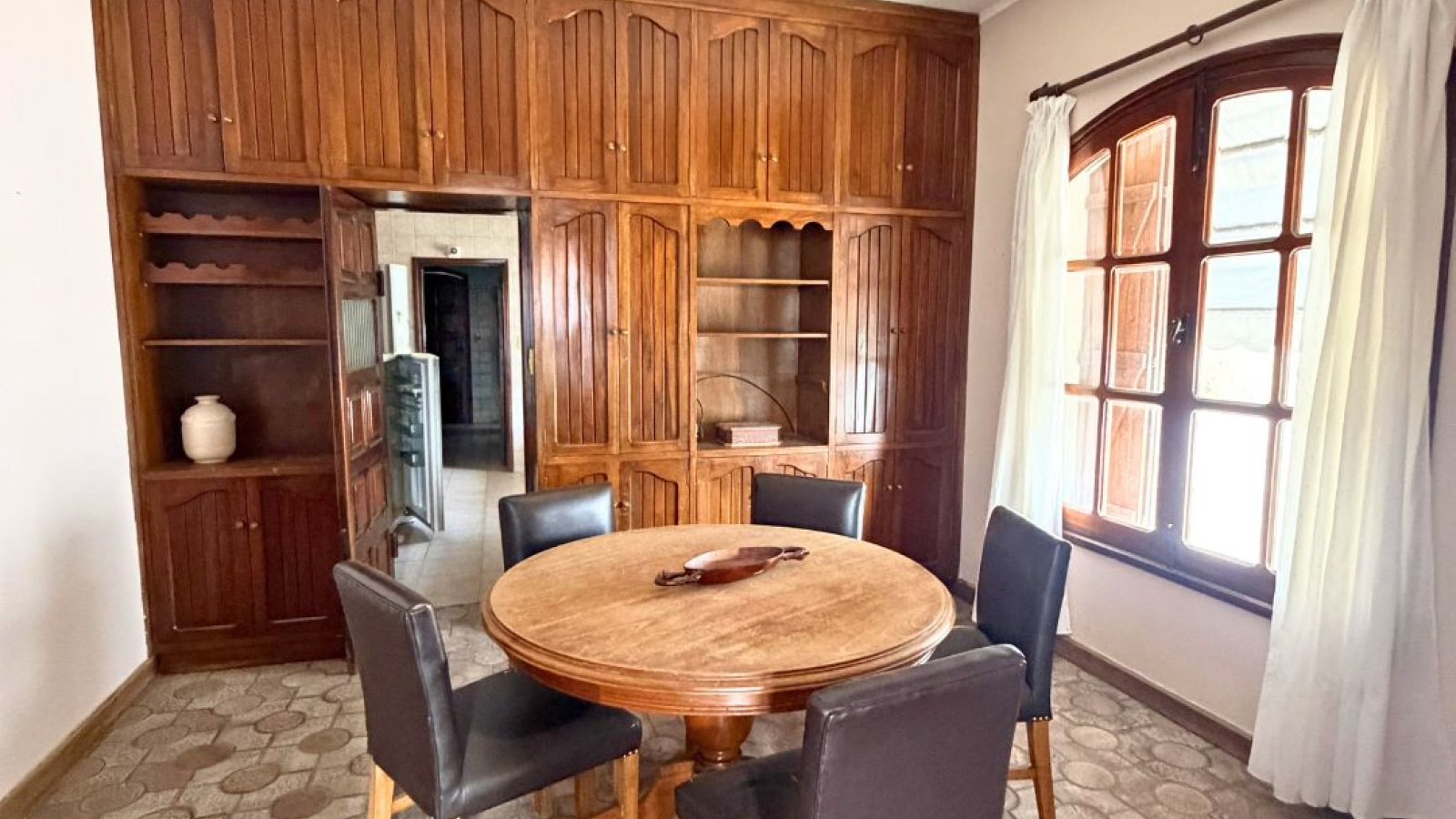 881 Reconquista, Bahia Blanca, Buenos Aires, 8000, 4 Bedrooms Bedrooms, 0 ,4 BathroomsBathrooms,Casa,Venta,Reconquista,0,1945
