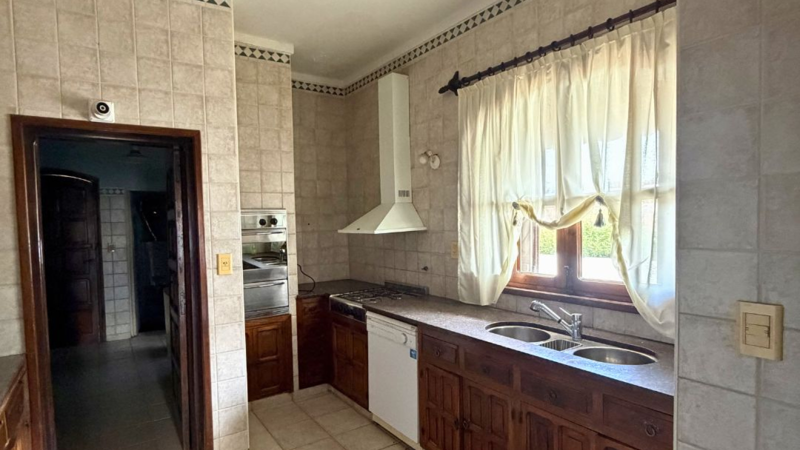 881 Reconquista, Bahia Blanca, Buenos Aires, 8000, 4 Bedrooms Bedrooms, 0 ,4 BathroomsBathrooms,Casa,Venta,Reconquista,0,1945