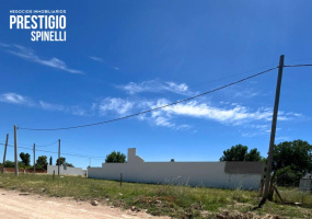 Los Adobes y Pasteur, Bahia Blanca, Buenos Aires, 8000, 0 , 0 ,0,Terreno,Venta,Los Adobes y Pasteur,0,1956