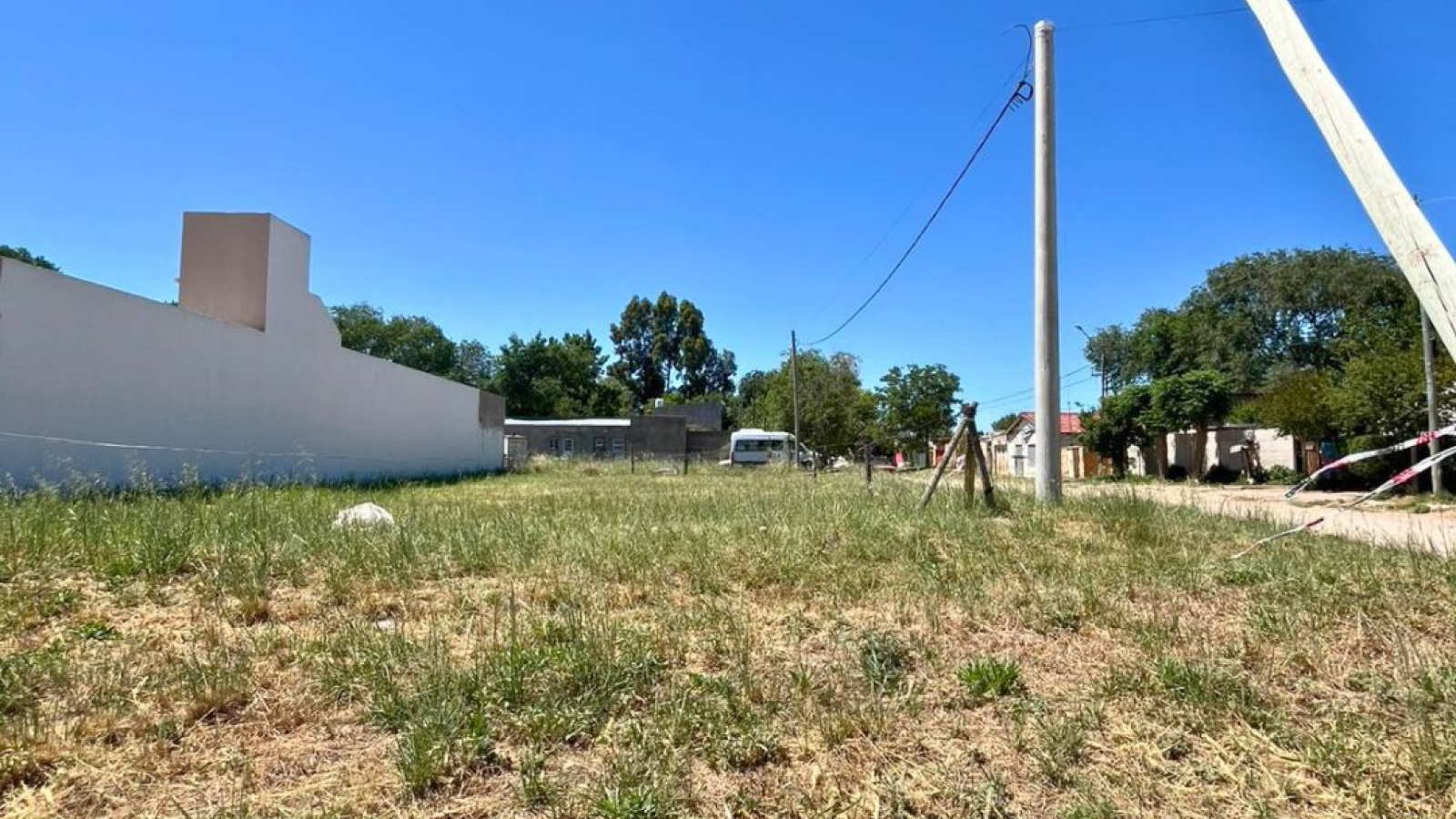Los Adobes y Pasteur, Bahia Blanca, Buenos Aires, 8000, 0 , 0 ,0,Terreno,Venta,Los Adobes y Pasteur,0,1965