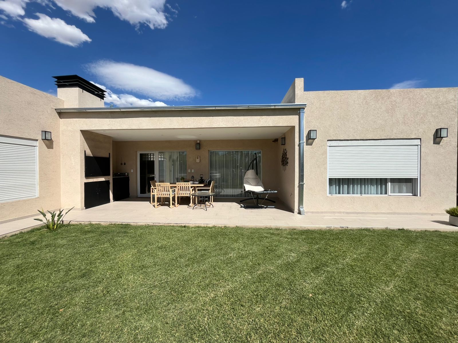 Bahía Blanca, Buenos Aires, 8000, 2 Bedrooms Bedrooms, 0 ,3 BathroomsBathrooms,Casa,Venta,0,1967