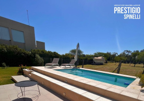 Bahía Blanca, Buenos Aires, 8000, 2 Bedrooms Bedrooms, 0 ,3 BathroomsBathrooms,Casa,Venta,0,1967