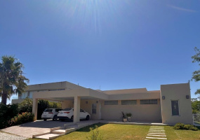 Bahía Blanca, Buenos Aires, 8000, 2 Bedrooms Bedrooms, 0 ,3 BathroomsBathrooms,Casa,Venta,0,1967