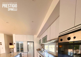 Bahía Blanca, Buenos Aires, 8000, 2 Bedrooms Bedrooms, 0 ,3 BathroomsBathrooms,Casa,Venta,0,1967