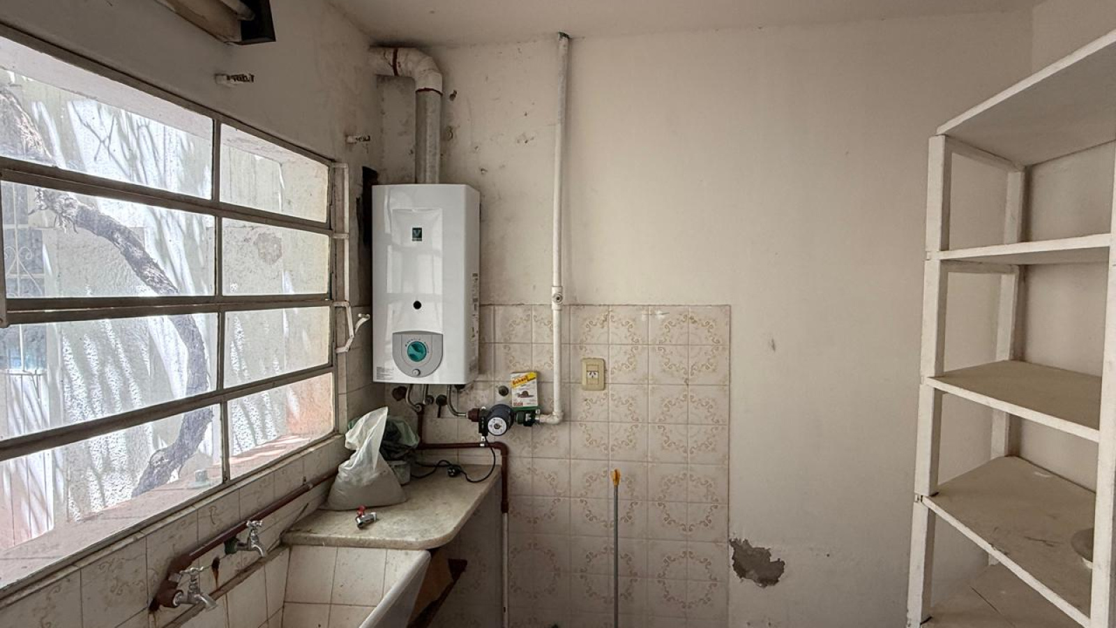 64 Fitz Roy, Bahia Blanca, Buenos Aires, 8000, 4 Bedrooms Bedrooms, 5 Rooms Rooms,2 BathroomsBathrooms,Casa,Venta,Fitz Roy,0,1967