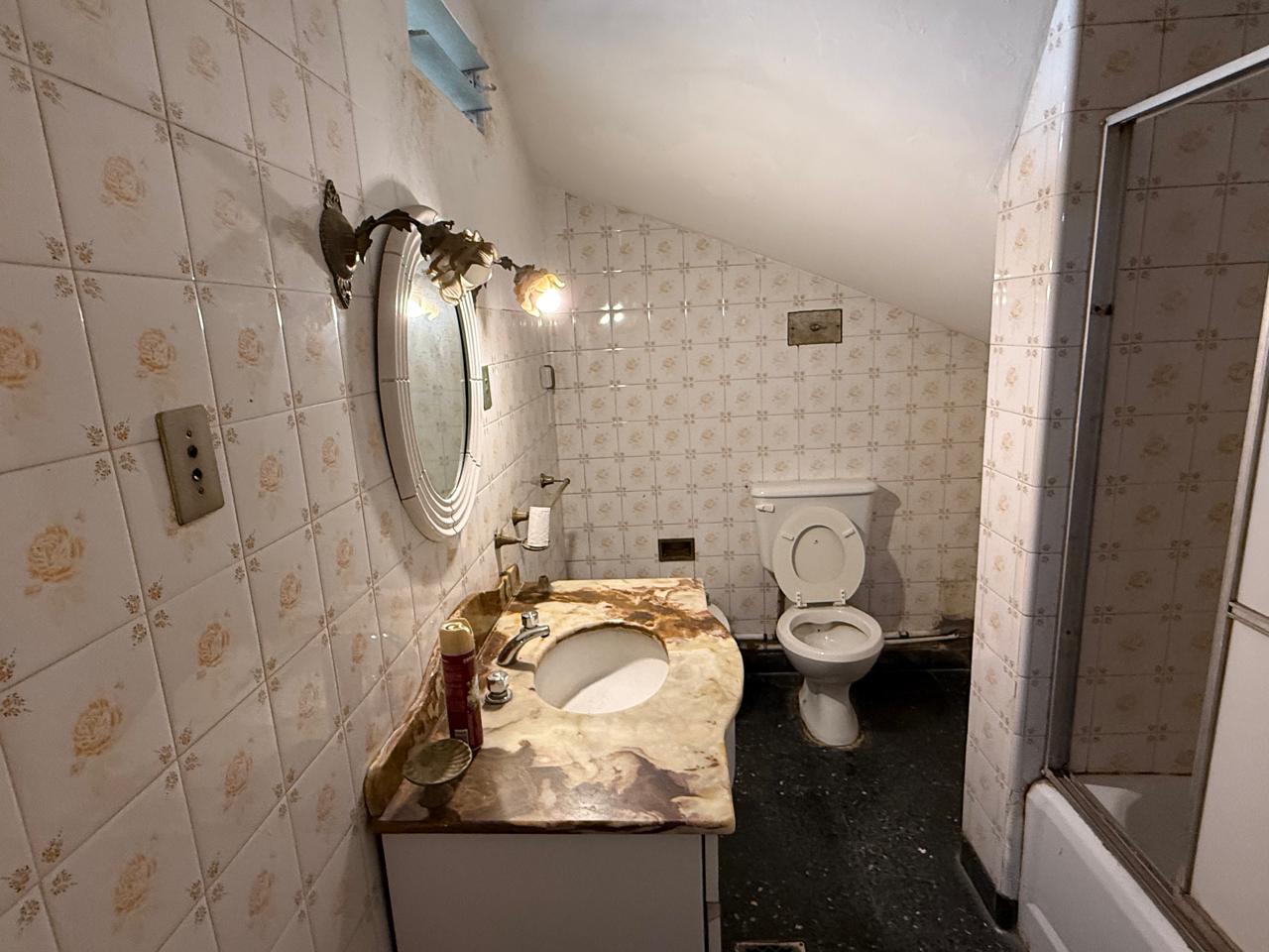 64 Fitz Roy, 8000, Bahia Blanca, Buenos Aires, 8000, 4 Bedrooms Bedrooms, 5 Rooms Rooms,2 BathroomsBathrooms,Casa,Venta,Fitz Roy,0,1970