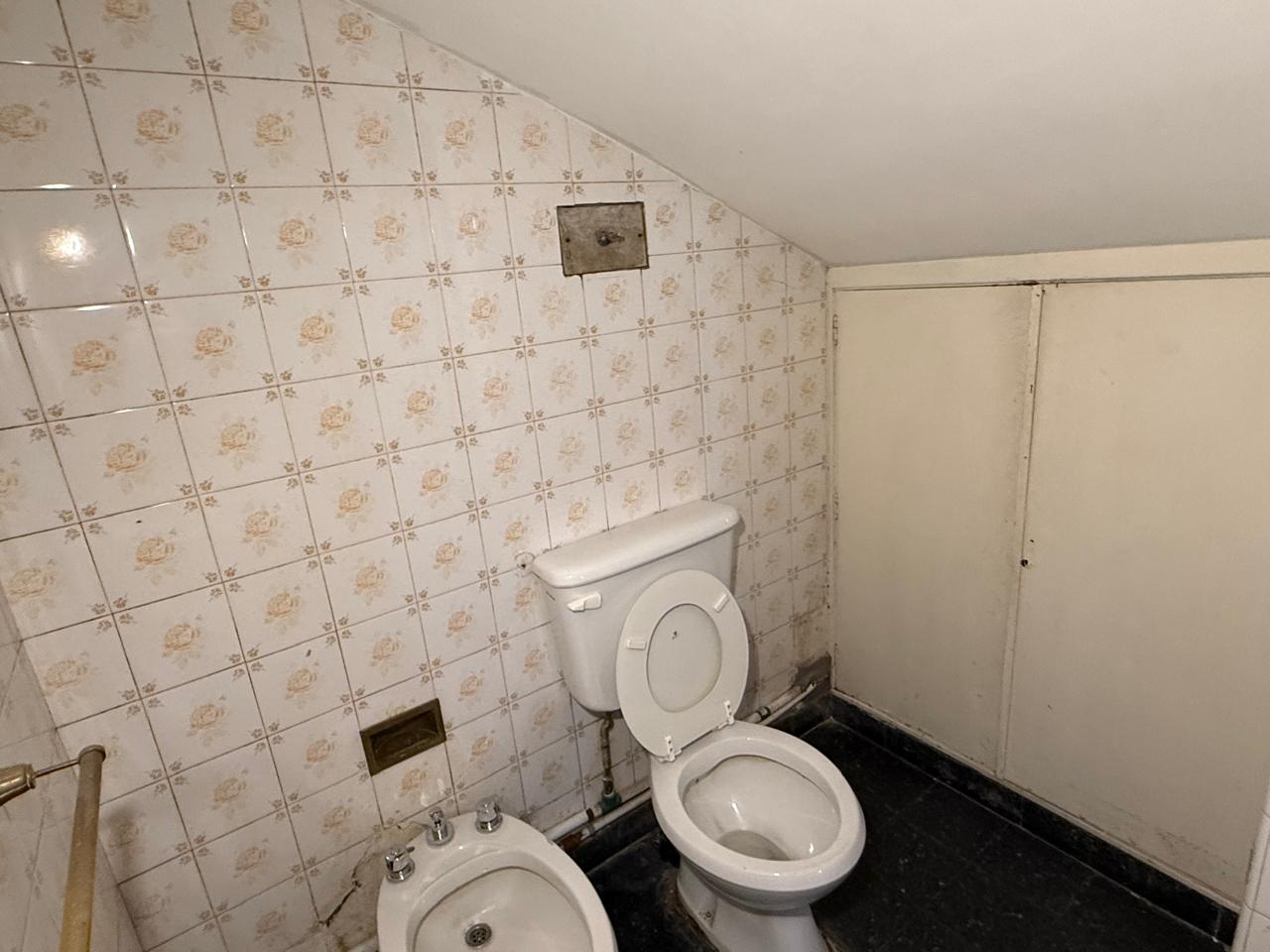 64 Fitz Roy, 8000, Bahia Blanca, Buenos Aires, 8000, 4 Bedrooms Bedrooms, 5 Rooms Rooms,2 BathroomsBathrooms,Casa,Venta,Fitz Roy,0,1970