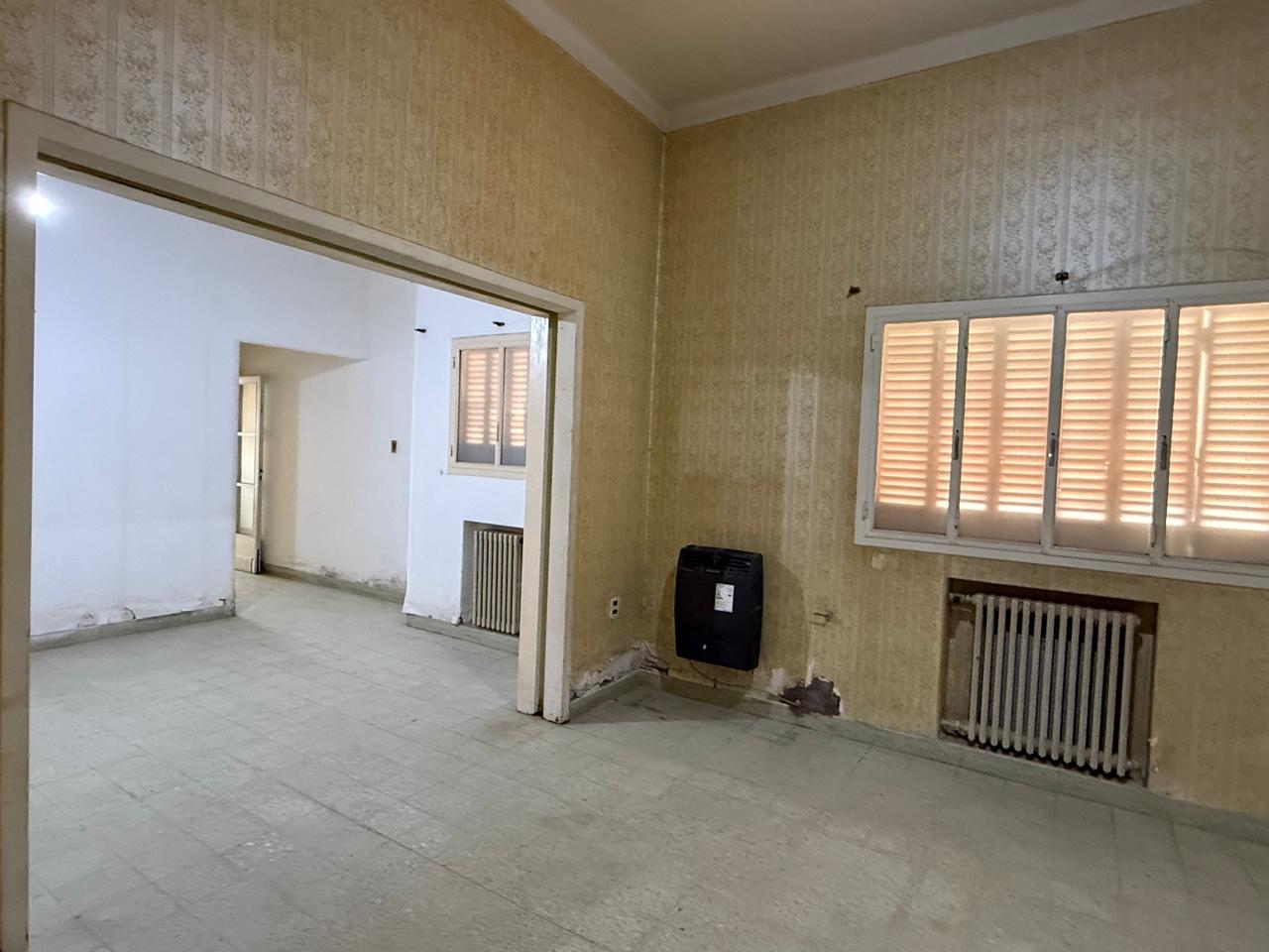 64 Fitz Roy, 8000, Bahia Blanca, Buenos Aires, 8000, 4 Bedrooms Bedrooms, 5 Rooms Rooms,2 BathroomsBathrooms,Casa,Venta,Fitz Roy,0,1970