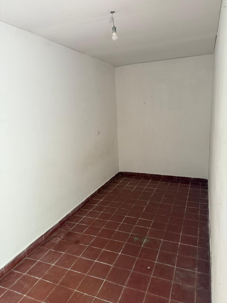 64 Fitz Roy, 8000, Bahia Blanca, Buenos Aires, 8000, 4 Bedrooms Bedrooms, 5 Rooms Rooms,2 BathroomsBathrooms,Casa,Venta,Fitz Roy,0,1970