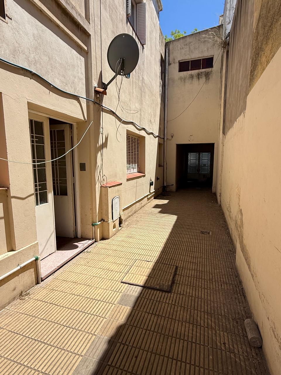 64 Fitz Roy, 8000, Bahia Blanca, Buenos Aires, 8000, 4 Bedrooms Bedrooms, 5 Rooms Rooms,2 BathroomsBathrooms,Casa,Venta,Fitz Roy,0,1970