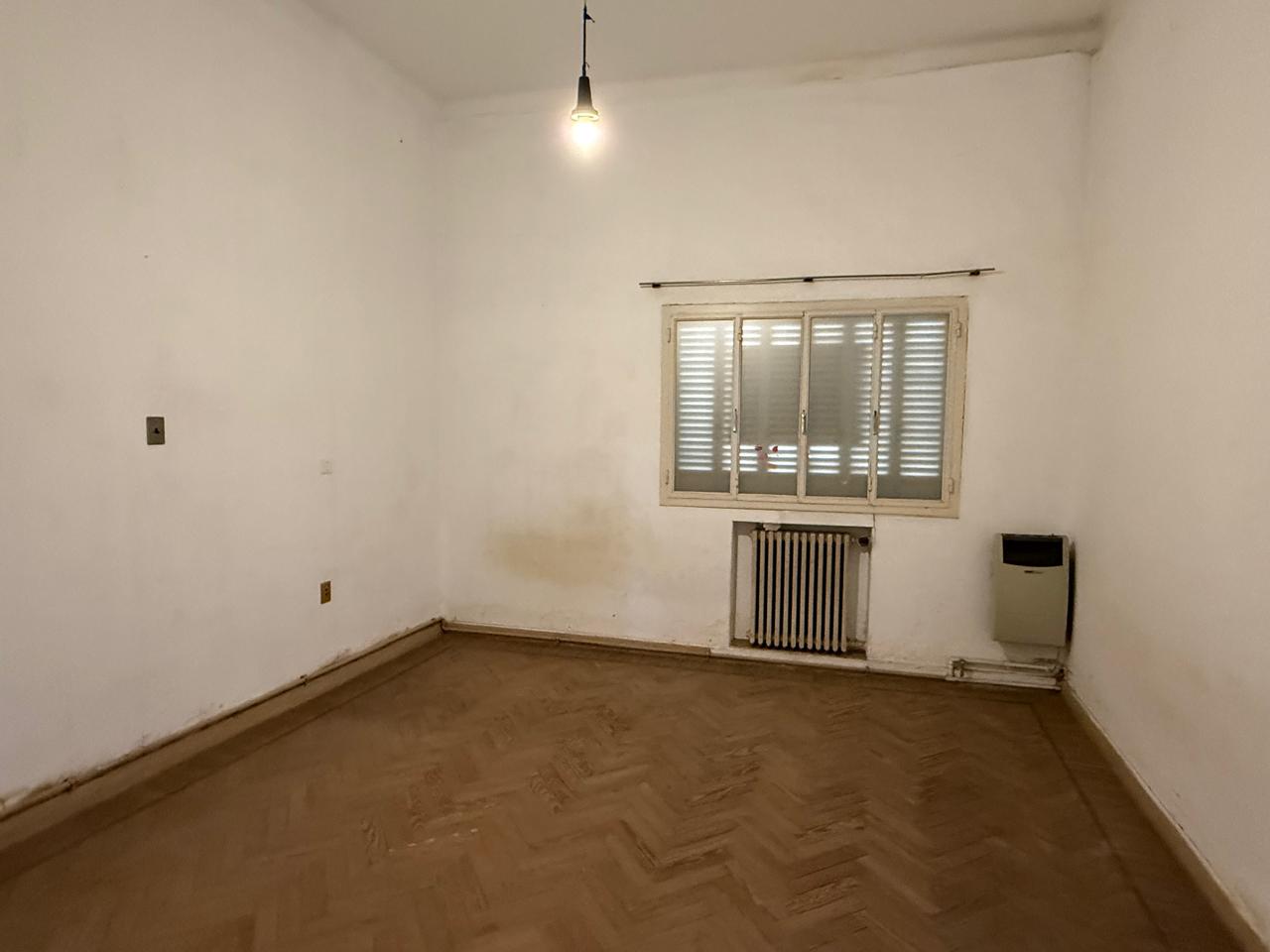 64 Fitz Roy, 8000, Bahia Blanca, Buenos Aires, 8000, 4 Bedrooms Bedrooms, 5 Rooms Rooms,2 BathroomsBathrooms,Casa,Venta,Fitz Roy,0,1970