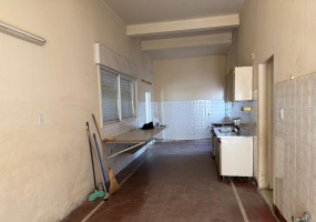 64 Fitz Roy, 8000, Bahia Blanca, Buenos Aires, 8000, 4 Bedrooms Bedrooms, 5 Rooms Rooms,2 BathroomsBathrooms,Casa,Venta,Fitz Roy,0,1970