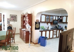 334 9 de Julio, Bahía Blanca, Buenos Aires, 8000, 5 Bedrooms Bedrooms, 0 ,5 BathroomsBathrooms,Casa,Venta,9 de Julio,0,1974