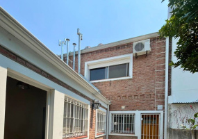 1265 León de Iraeta, Bahía Blanca, Buenos Aires, 8000, 2 Bedrooms Bedrooms, 0 ,1 BathroomBathrooms,Casa,Venta,León de Iraeta ,0,1976