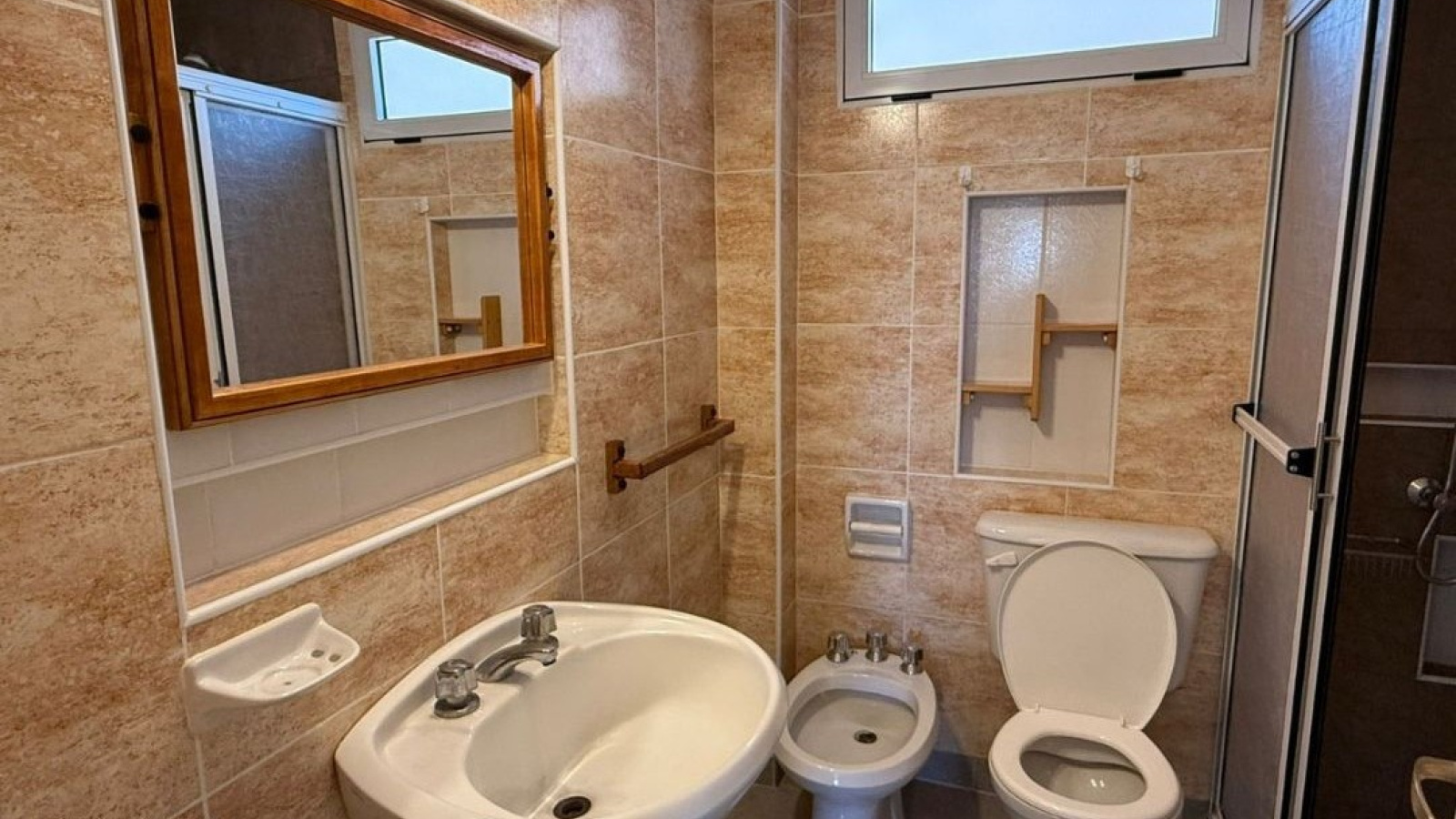 37 11 de Abril, Bahia Blanca, Buenos Aires, 8000, 3 Bedrooms Bedrooms, 0 ,2 BathroomsBathrooms,Departamento,Alquiler,11 de Abril ,0,1976